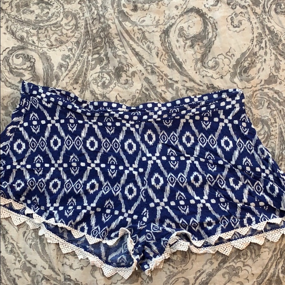 Blue patterned flowy shorts